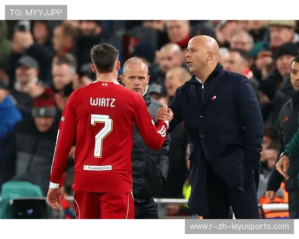 利物浦边路下底回敲为前点创造致命空当