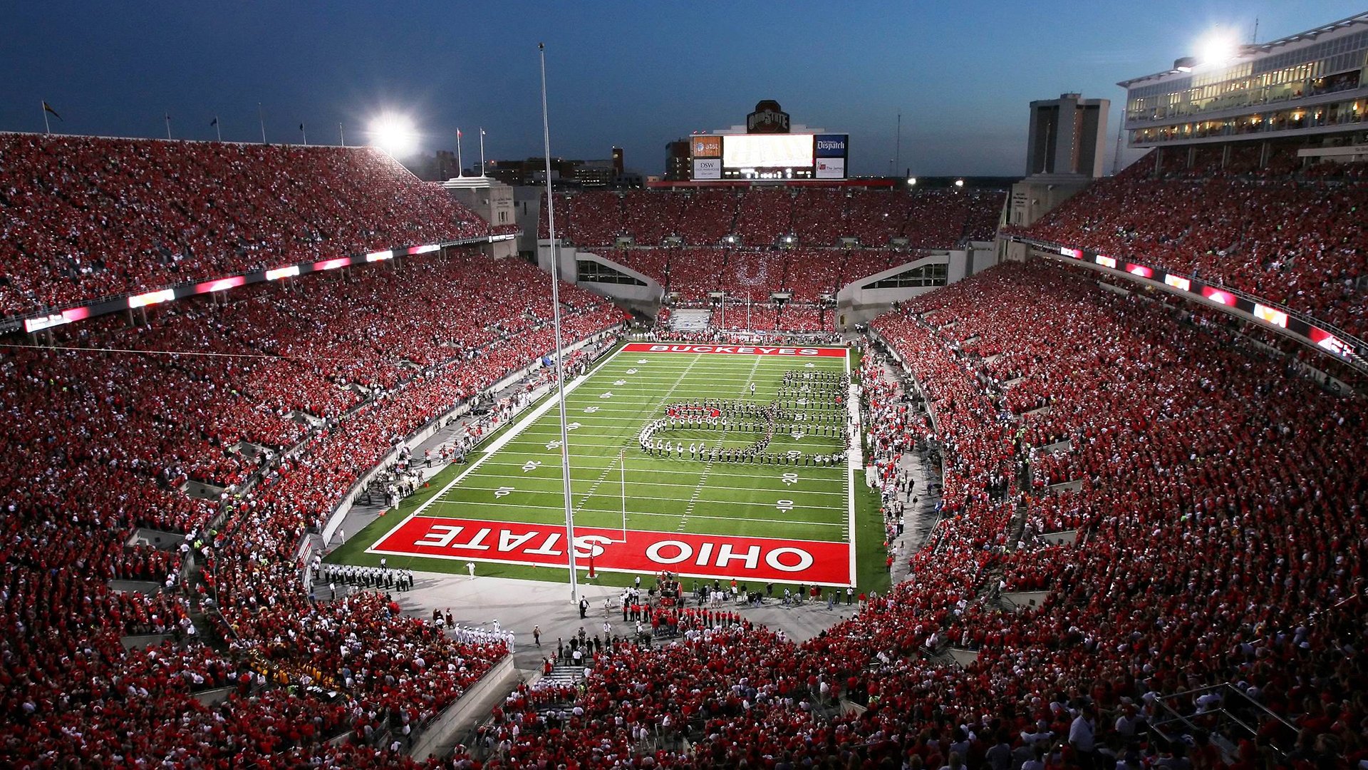 F1阿布扎比收官战 最后一圈超车改写年度总冠军归属